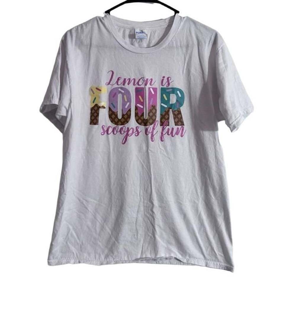 Port & Company Fan Favorite Ring Spun White Graphic T-shirt size M
